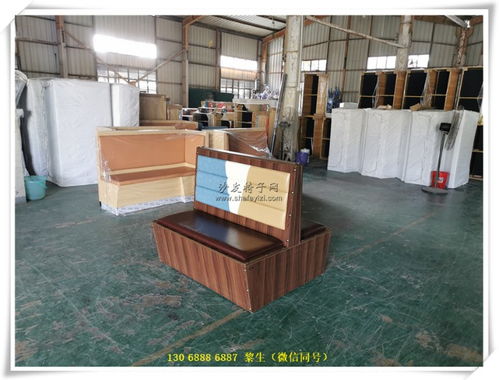 中式火鍋店卡座沙發與鄖陽區龍蝦館家具的融合設計